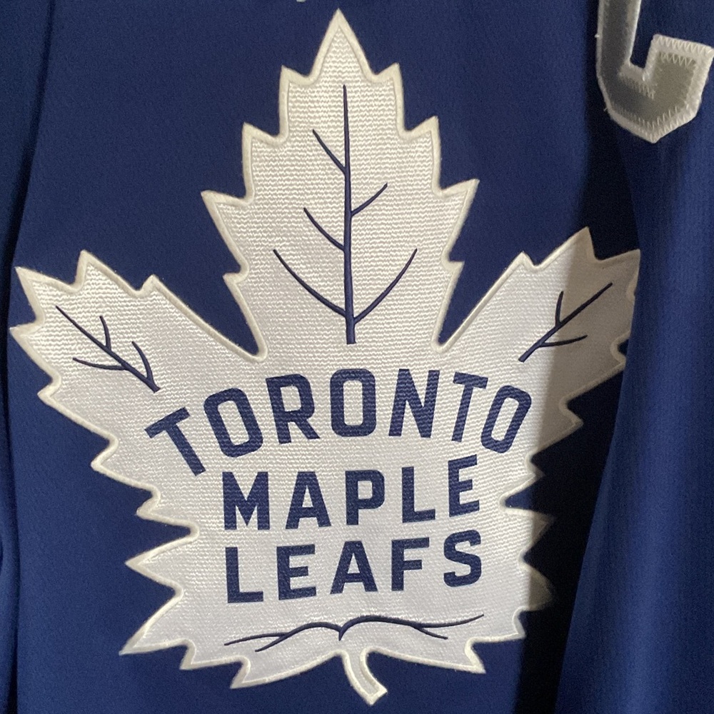 Authentic John Tavares Captain Toronto Maple Leafs Blue Hockey Jersey - Picture 2 of 5